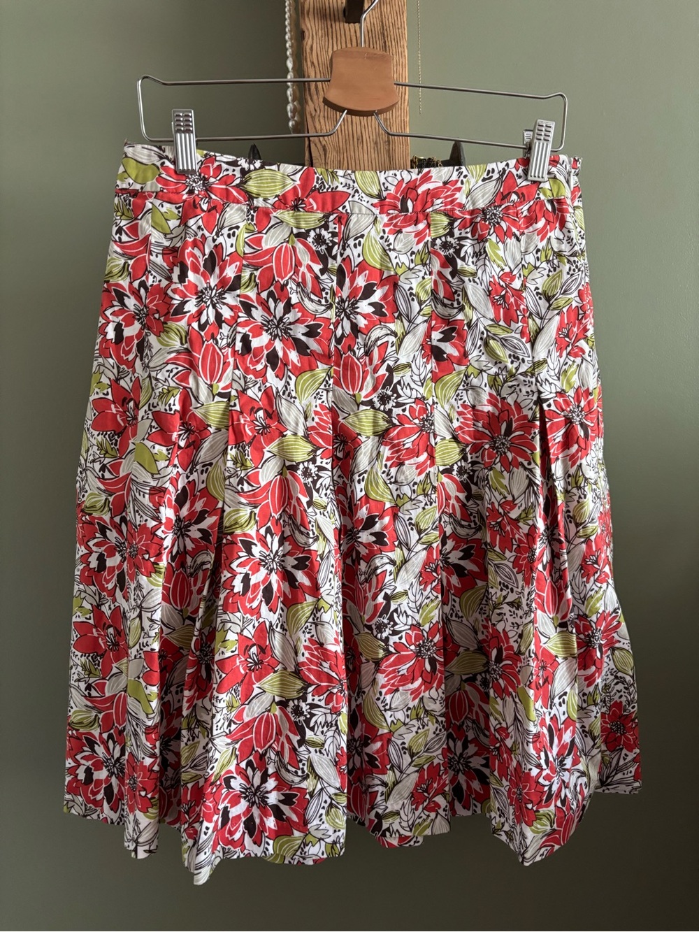 300.) 100% Cotton / W 16.5” - Floral A-Line Skirt